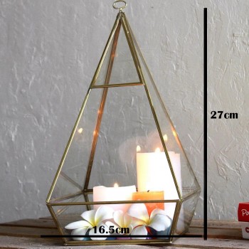 TRIANGLE SHAPED TERRARIUM